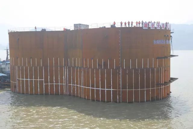 全段、分段围堰法建设过程需不需要防汛打桩机