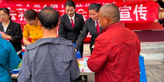 荔波法院：森林防火宣传，防患于未“燃”